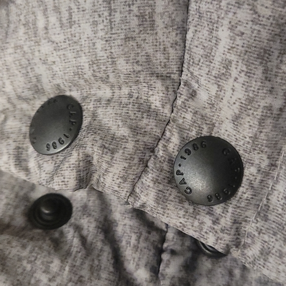 Baby GAP Quilted Puffer Vest - Size 3 - Picture 6 of 9